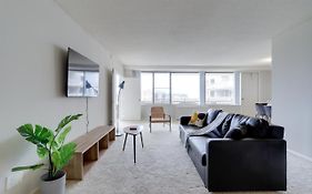 Prime Location Apartment 3Br In Crystal City